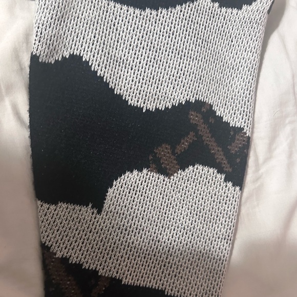 CLOUT COLLECTION ‘to the top’ oversized knit sweater - Picture 4 of 5